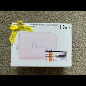 New Dior makeup bag 💕